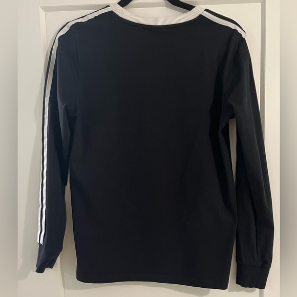 Adidas size M long sleeved shirt - Picture 5 of 6